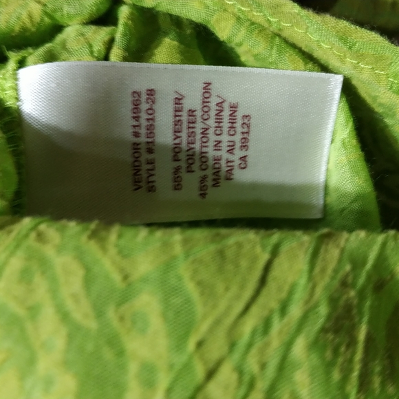 Northern Reflection green quarter sleeve collar ruffles detailing shirt size XS - Picture 7 of 7